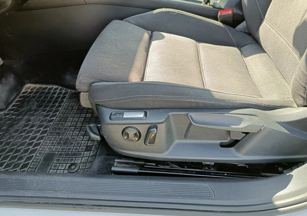 Volkswagen Passat cena 52000 przebieg: 198795, rok produkcji 2015 z Gubin małe 277